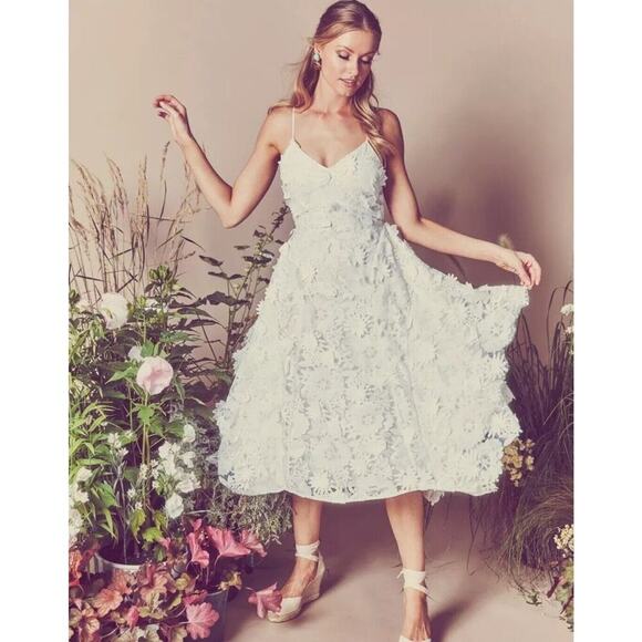 NEW $500 Mestiza New York 3 D Bride Bridal Wedding Dress Sz 0